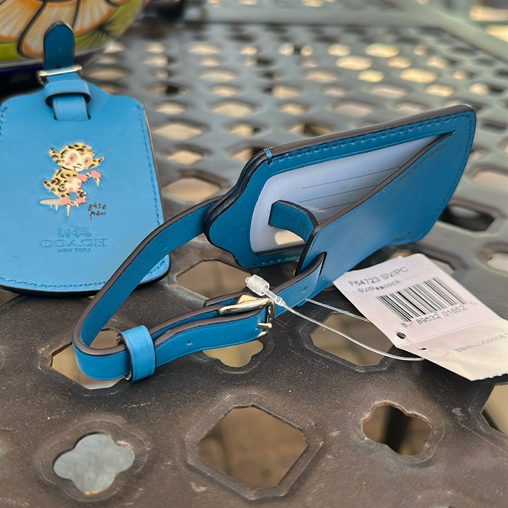 Coach Blue Leather Luggage Tag with Buster Baseman Design - Picture 4 of 6